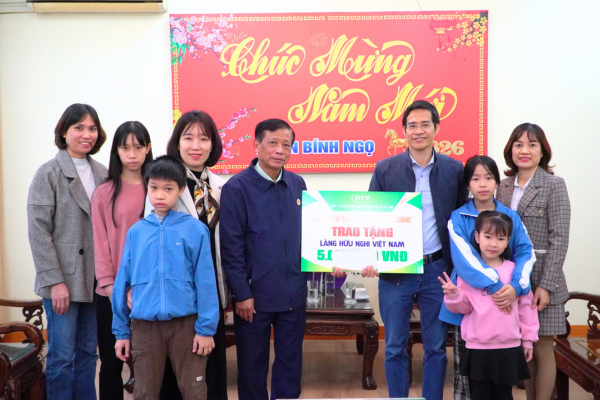 HTV Việt Nam thăm và tặng quà tại Làng Hữu Nghị Việt Nam 