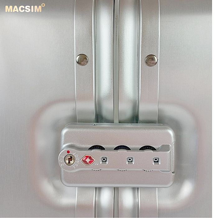 Vali cao cấp chất liệu hợp kim nhôm nguyên khối MS1318 Macsim màu bạc cỡ 24inches