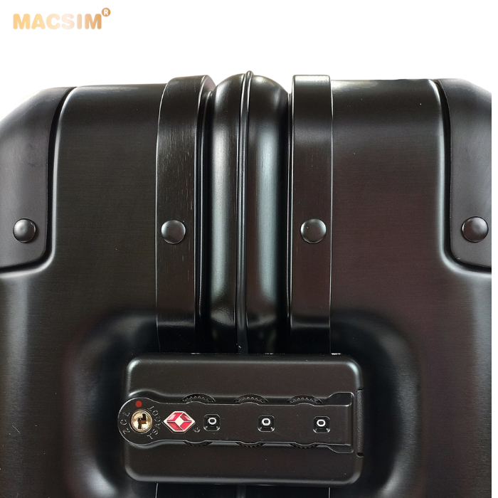 Vali du lịch cao cấp hợp kim nhôm nguyên khối MS1318 Macsim màu đen cỡ 24inches