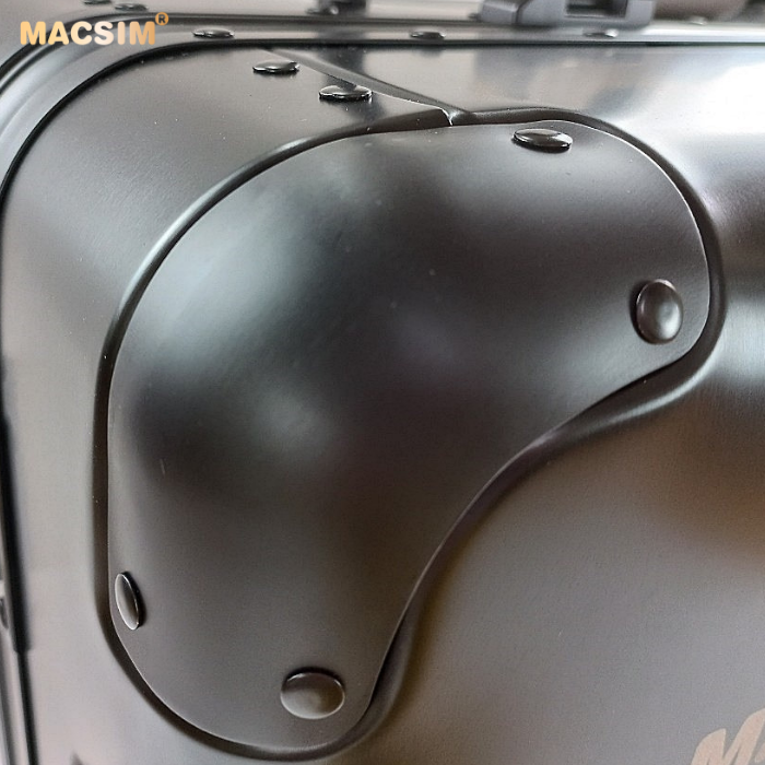 Vali kéo du lịch cao cấp chất liệu hợp kim nhôm nguyên khối MS1318 Macsim cao cấp màu đen cỡ 28inches