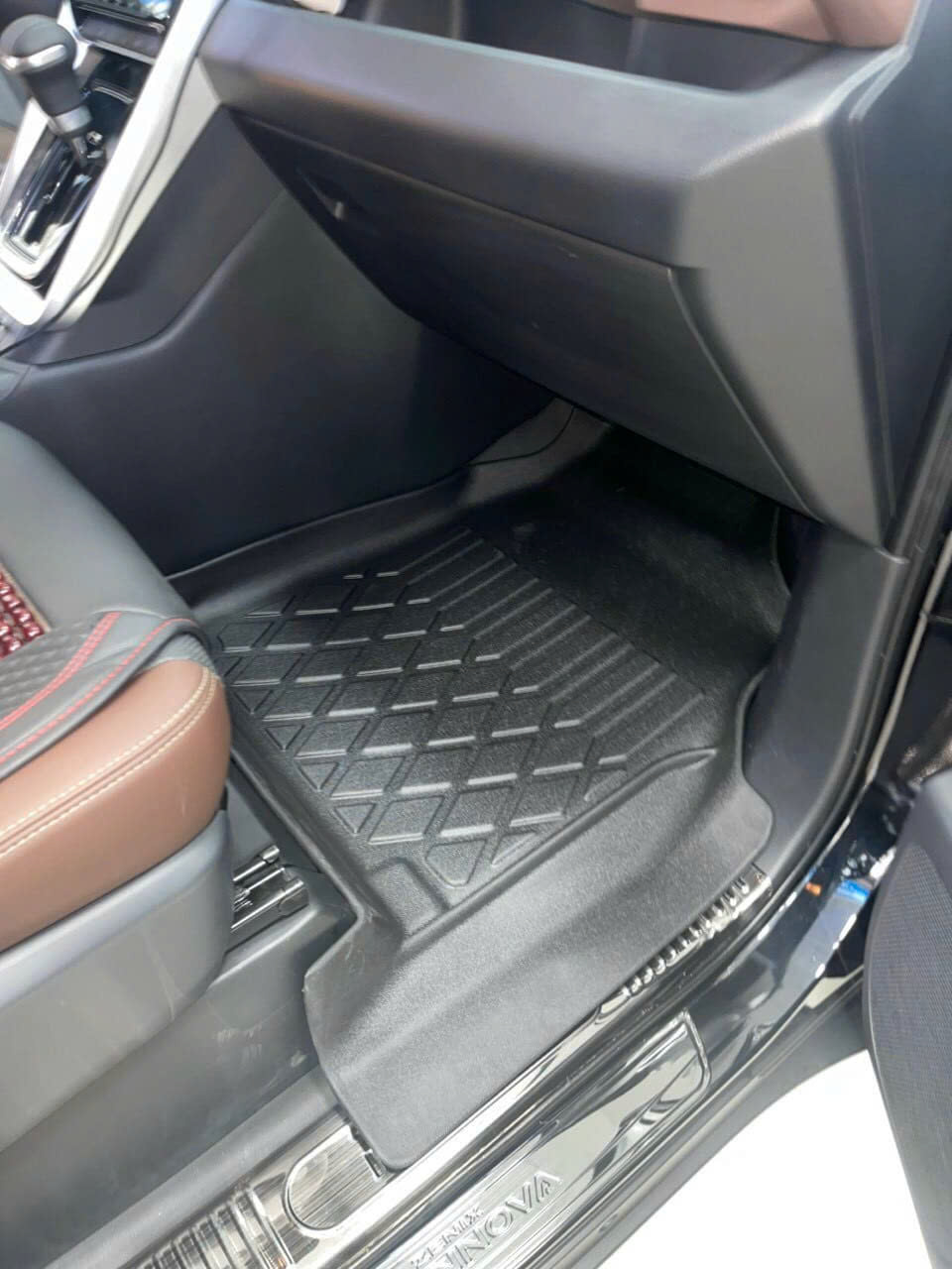 Thảm ô tô tràn viền Toyota Innova Cross 2023-2026-8 chỗ (Mã S1)
