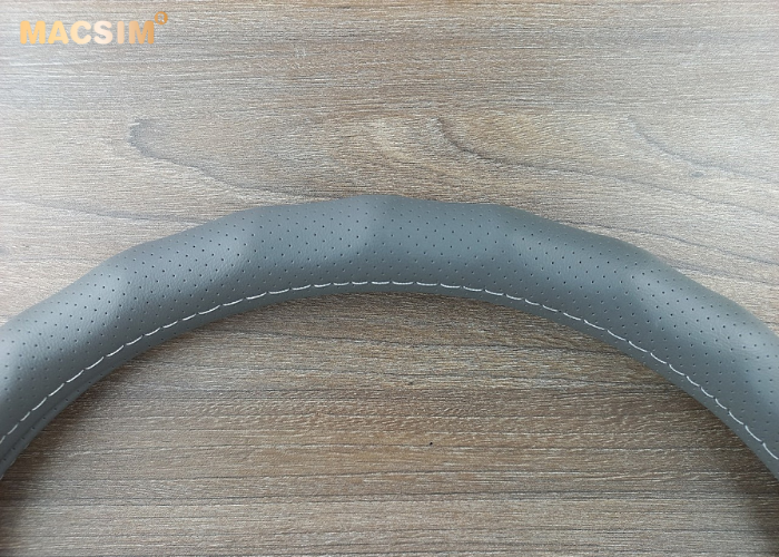 Bọc vô lăng cao cấp Macsim mã 8890 màu ghi xám - Chất liệu da thật 100%, khâu tay thủ công size M