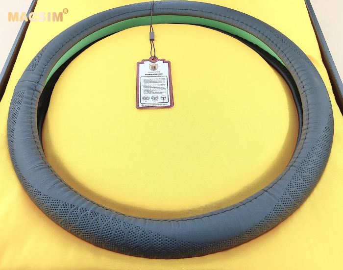 Bọc vô lăng cao cấp Macsim 8925 màu đen -  chất liệu da thật 100%, khâu tay thủ công size M phù hợp các loại xe