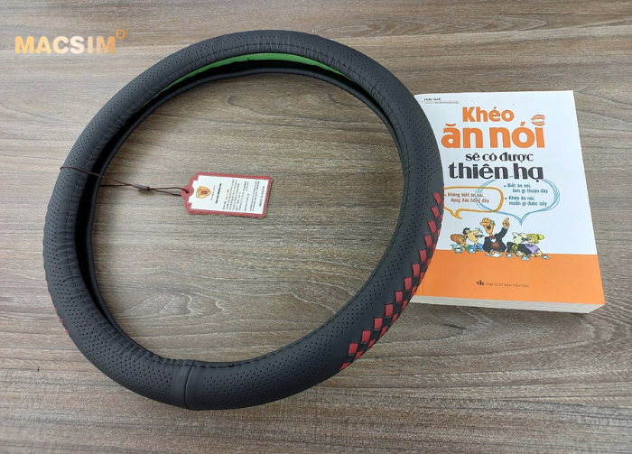 Bọc vô lăng cao cấp Mercedes GLC chất liệu da thật 100%, khâu tay thủ công size M - Nhãn hiệu Macsim mã 8996