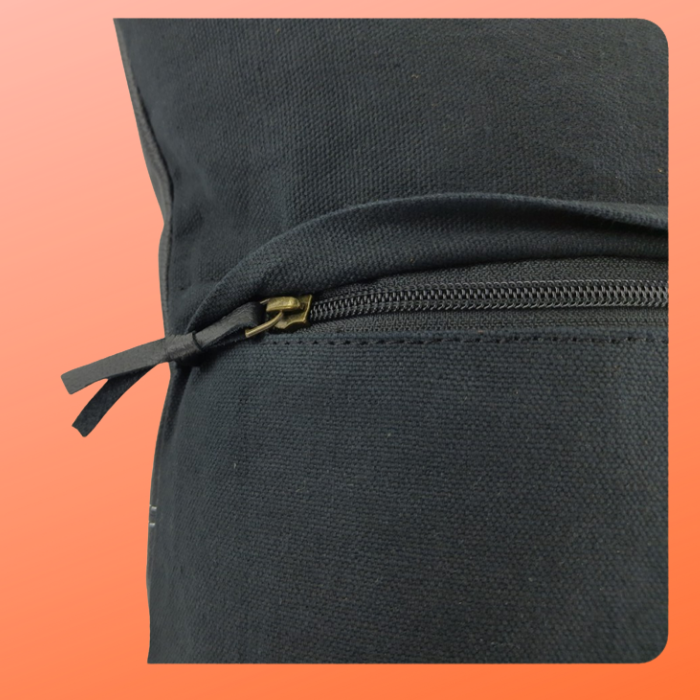 Gối tựa lưng ô tô, gối tựa đầu đa năng, gối sofa cao cấp Macsim kích thước 40cm x 40cm màu trắng đen