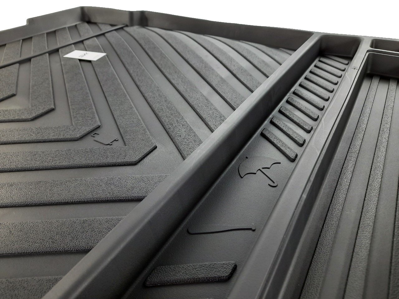 Thảm lót cốp xe ô tô VOLKSWAGEN TIGUAN L (2016-đến nay) nhãn hiệu Macsim 3W chất liệu TPE cao cấp màu đen