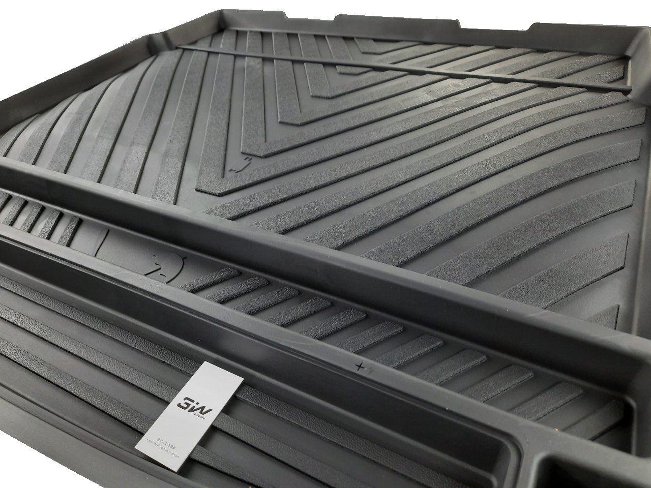 Thảm lót cốp xe ô tô VOLKSWAGEN TIGUAN L (2016-đến nay) nhãn hiệu Macsim 3W chất liệu TPE cao cấp màu đen