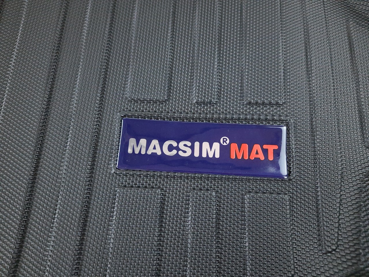 Thảm lót cốp hn xe ô tô LANDROVER Discovery 5 chỗ (2015-2018) nhãn hiệu Macsim chất liệu TPV cao cấp màu đen (254)