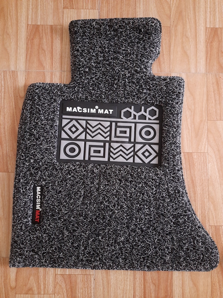 Thảm rối lót sàn ( màu đỏ) ô tô Vinfast Lux A 2018- đến nay  Nhãn hiệu Macsim chất liệu nhựa rối cao cấp