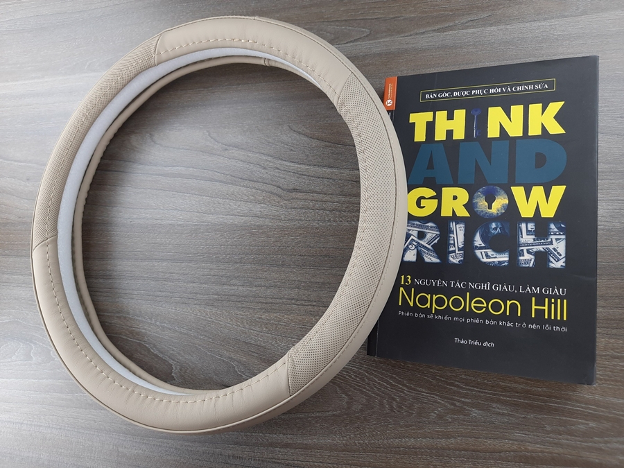 Bọc vô lăng cao cấp chất liệu da thật 100%, khâu tay thủ công size M phù hợp các loại xe nhãn hiệu Macsim mã 8912