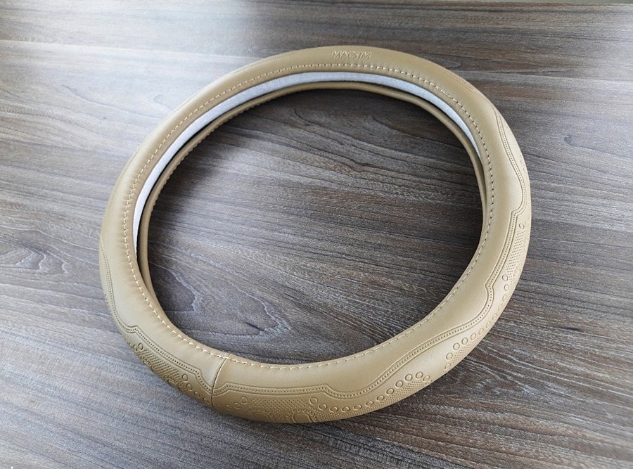 Bọc vô lăng cao cấp Macsim mã L611 chất liệu da thật - Khâu tay 100% size M màu be