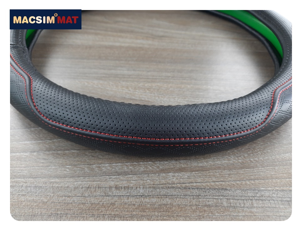 Bọc vô lăng cao cấp Macsim mã L612 size M màu đen lõi silicon