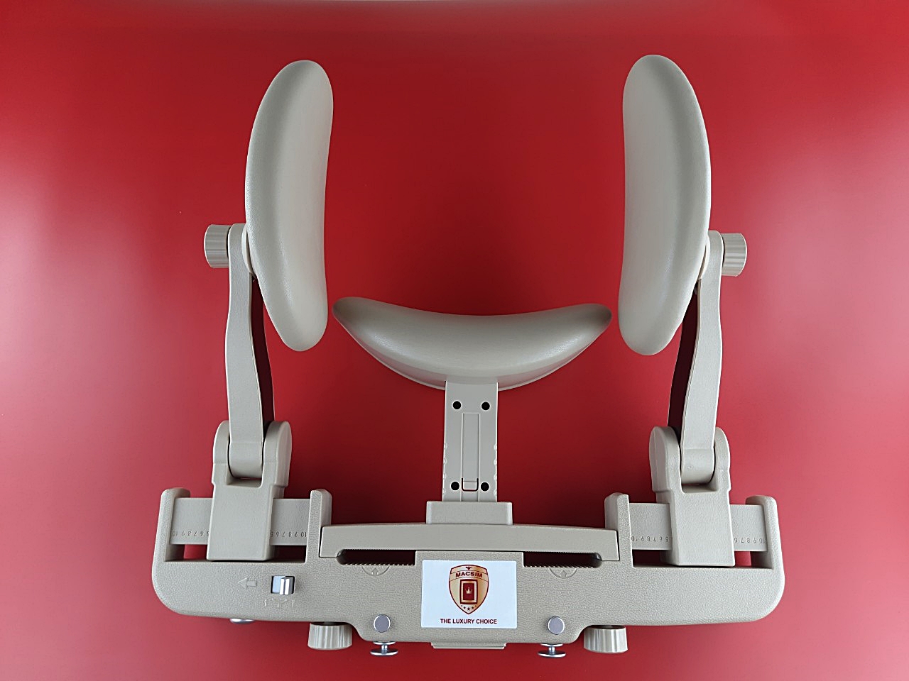Gối tựa đầu ô tô cao cấp nhãn hiệu Macsim mã CHP02B màu be