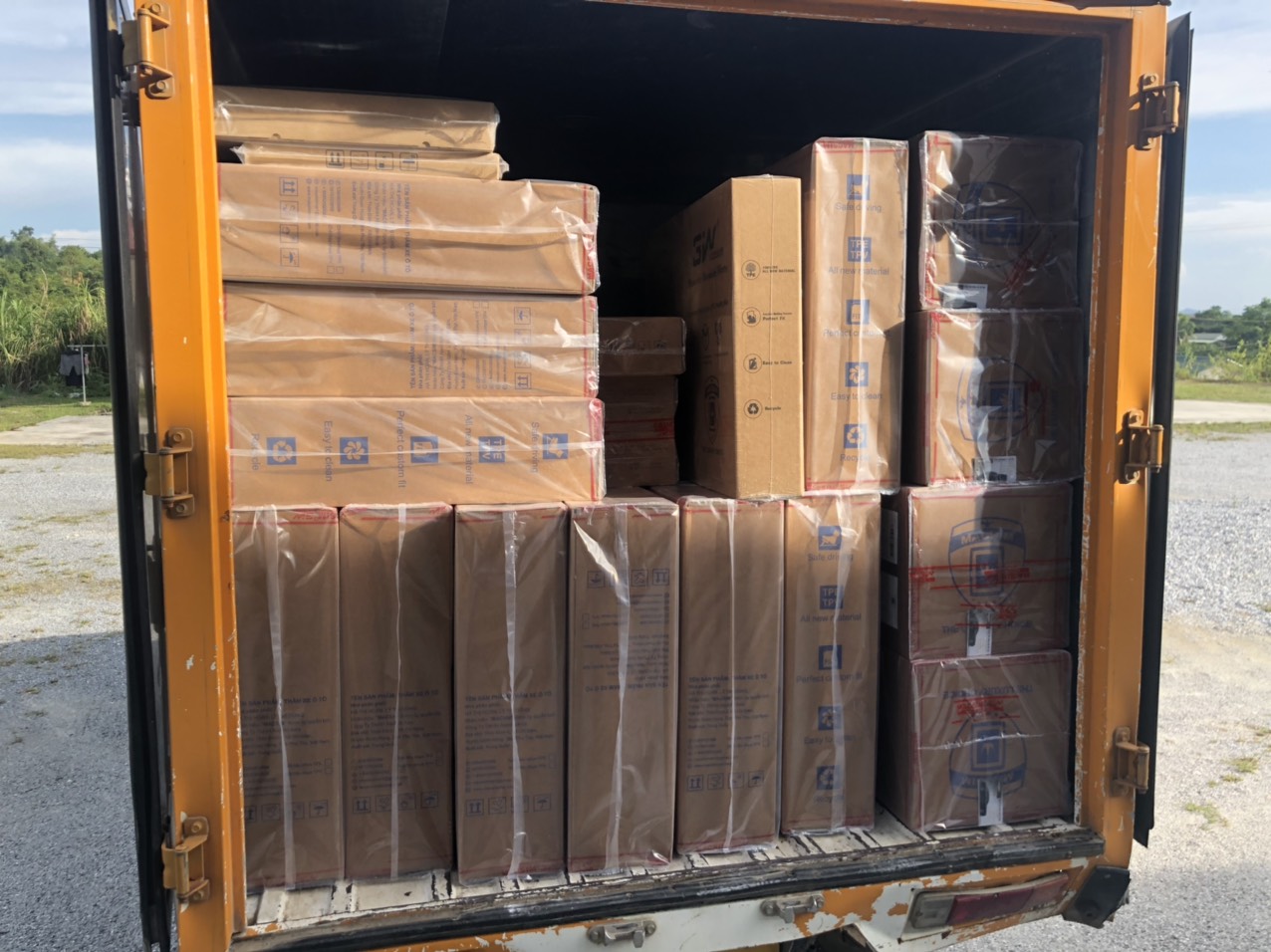 Thảm lót cốp ô tô Vinfast VF8 Macsim – TPE Chuẩn Phom, Dễ Vệ Sinh (Mã 01)