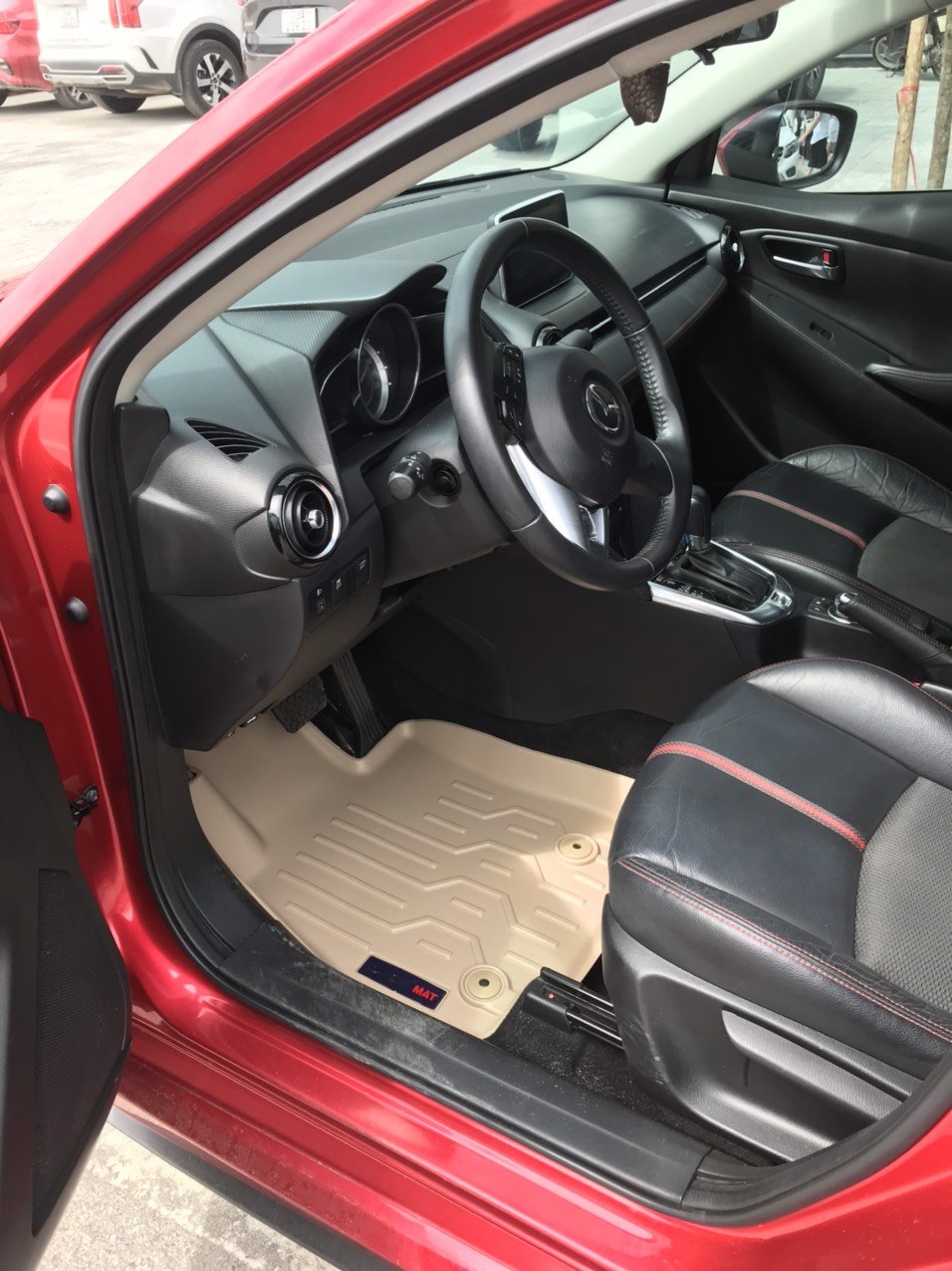 Thảm hn lót sàn xe ô tô Mazda 2 2016-đến nay Nhãn hiệu Macsim chất liệu nhựa TPV cao cấp màu be