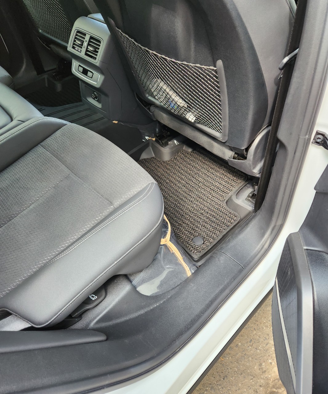 Thảm lót sàn ô tô 2 lớp cao cấp dành cho xe Audi Q5 2018+ nhãn hiệu Macsim 3w chất liệu TPE