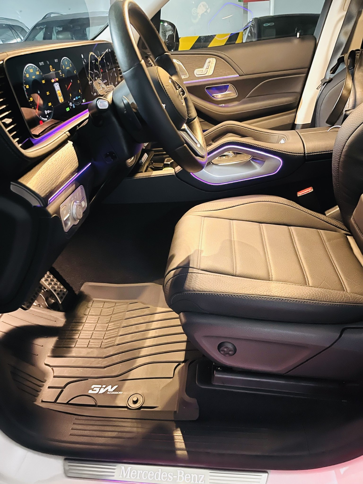 Thảm lót sàn xe ô tô Mercedes GLS 2020 - nay Macsim 3W – TPE đúc khuôn cao cấp, Dễ vệ sinh