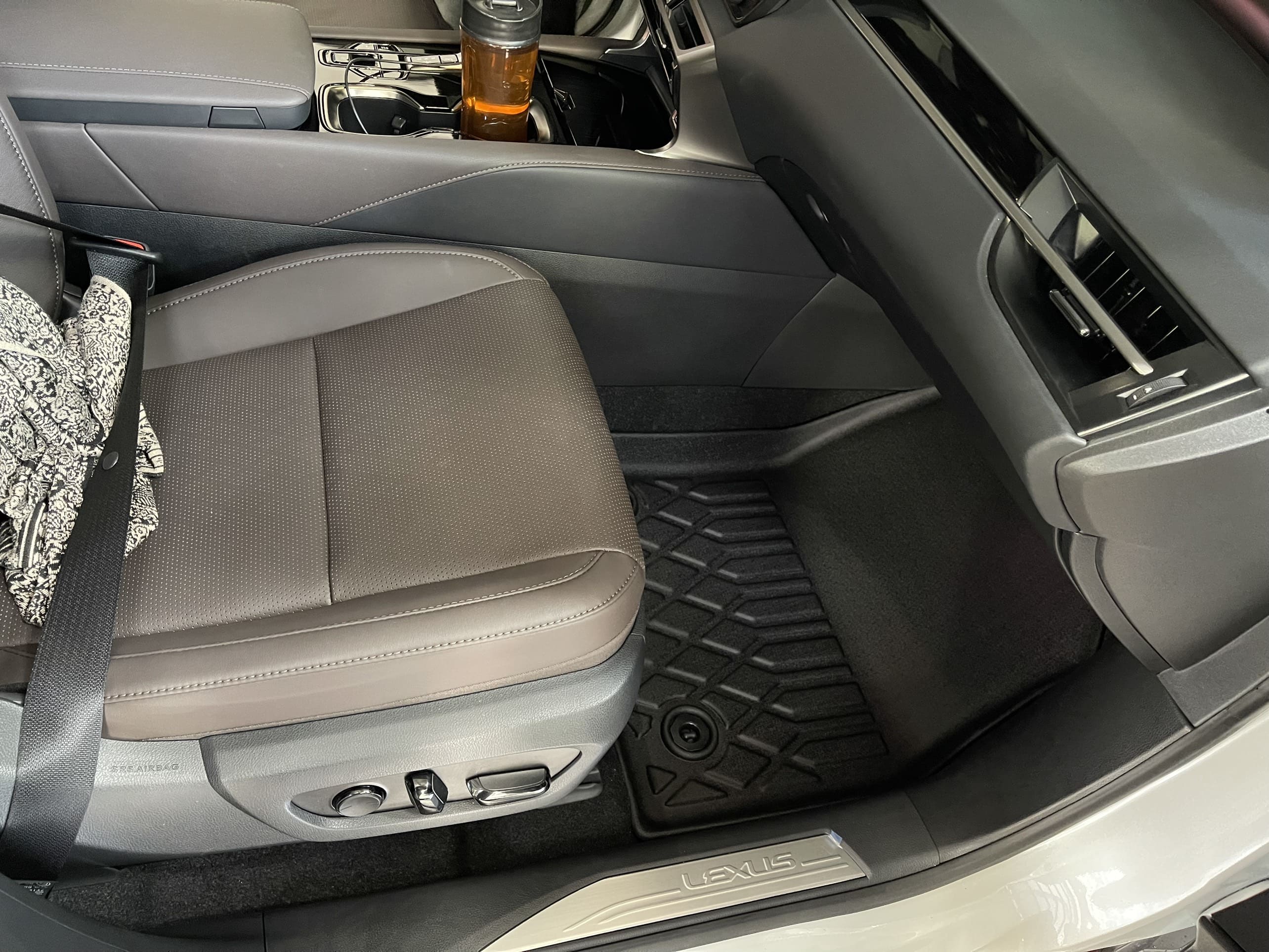 Thảm nhựa đúc khuôn Lexus RX 2023-2026 (Mã S1)