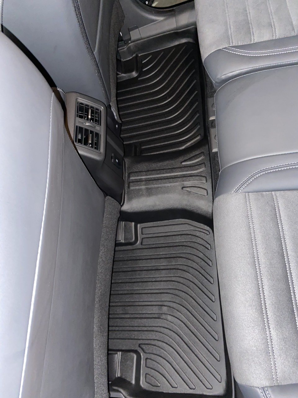 Thảm Lót Sàn Ô Tô Mitsubishi Outlander 2014-2022 Macsim – Dệt thô chuẩn phom, Sử dụng lâu dài (Mã 01)