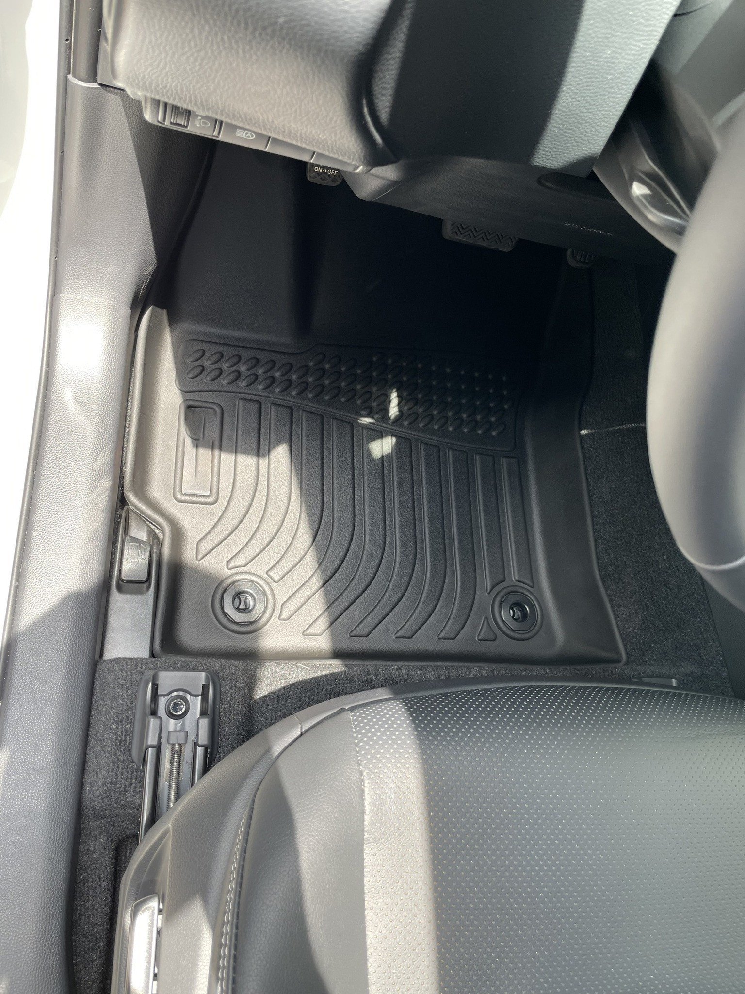 Thảm lót sàn ô tô Toyota Cross 2020 Macsim - Tpe chuẩn phom, Sử dụng lâu dài (Mã 01)