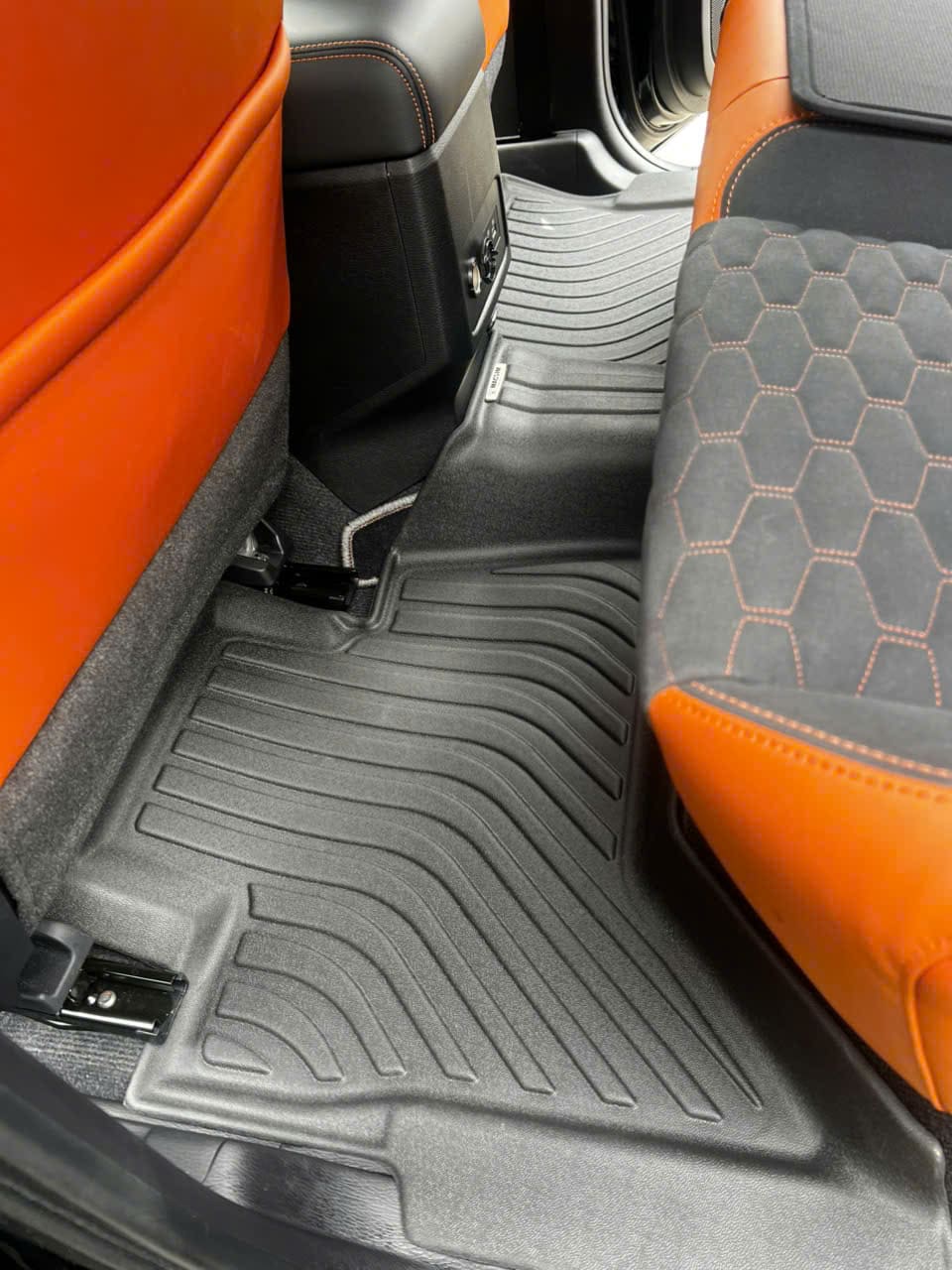 Thảm sàn xe ô tô Mitsubishi Triton L200 2024-2026 (Mã S2)