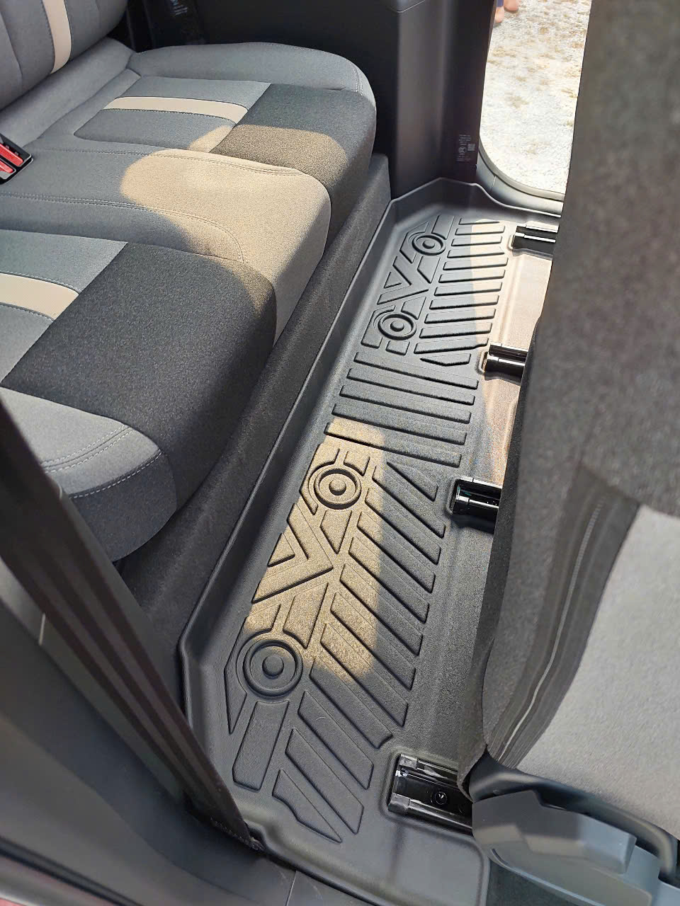 Thảm Lót Sàn Ô Tô VinFast VF3 (2023–2026) Macsim – TPE Chuẩn Phom, Dễ Vệ Sinh (Mã 03)