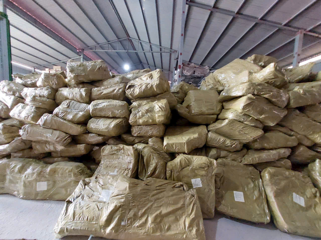 Thảm lót cốp ô tô BMW 5 series (chữ Macsim)520i/528i/530i 2018- 2024 Macsim – TPV Chuẩn Phom, Dễ Vệ Sinh (Mã 06)