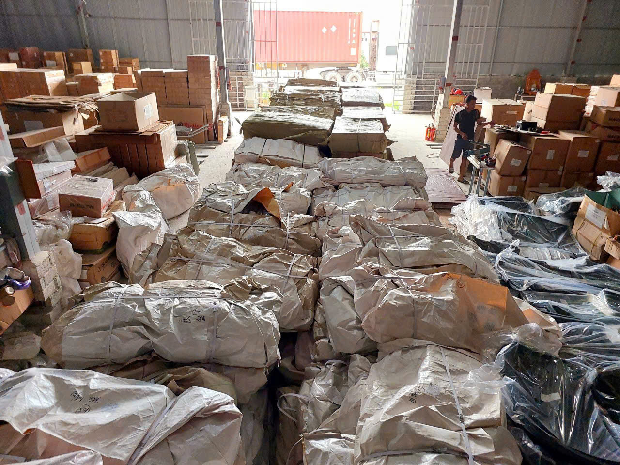 Thảm lót cốp ô tô Lynk&co 06 Macsim -TPV Thiết Kế Chuẩn Form, Dễ Lau Chùi (mã 06)