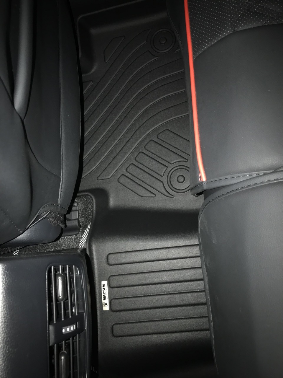 Thảm lót sàn ô tô Toyota Cross 2020 Macsim - Tpe chuẩn phom, Sử dụng lâu dài (Mã 03)