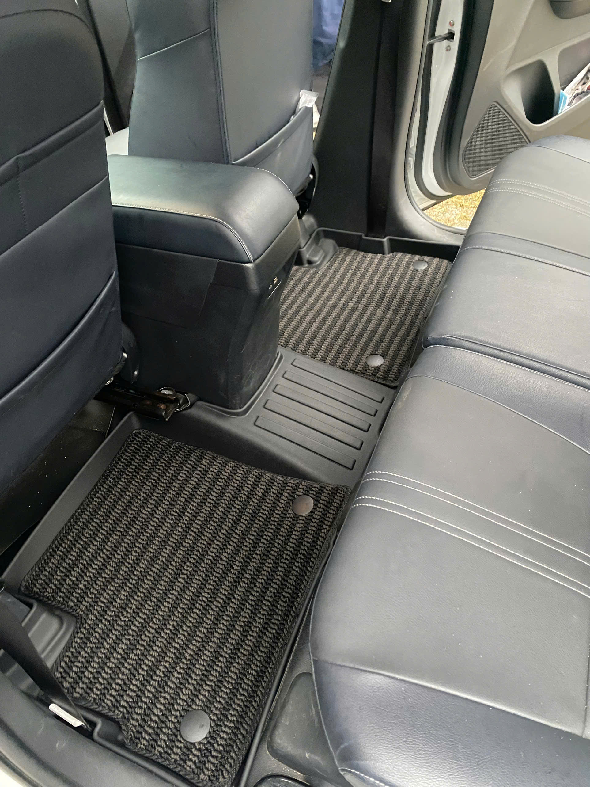 Thảm Lót Sàn Ô Tô Mitsubishi Xpander Macsim – Dệt thô chuẩn phom, Sử dụng lâu dài (Mã 03)