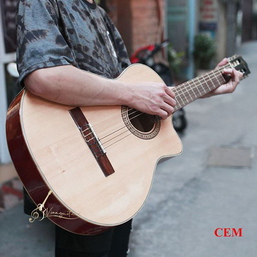 cach-day-danh-dan-guitar-de-hieu-danh-cho-nguoi-moi-hoc