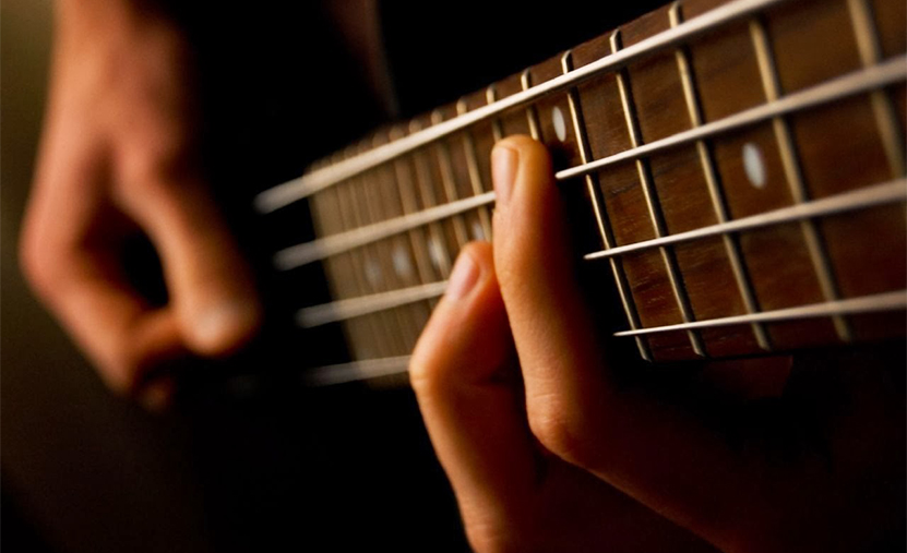 cách chạy dây bass trong guitar
