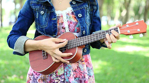 Hướng dẫn chơi đàn ukulele cơ bản đơn giản