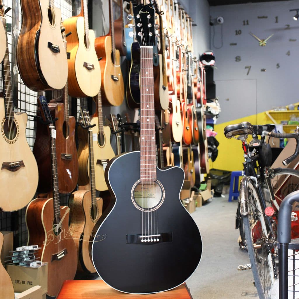 giá 1 cây guitar