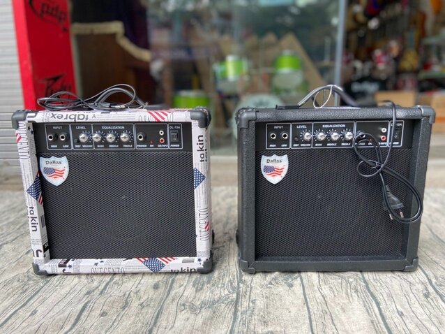 am-ly-dan-guitar-dallas-dl-15a-amli-guitar-nho-gon-tieng-tot