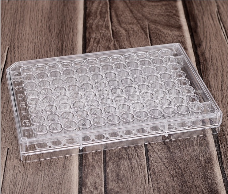 Đĩa nhựa 96 giếng đáy phẳng, có nắp