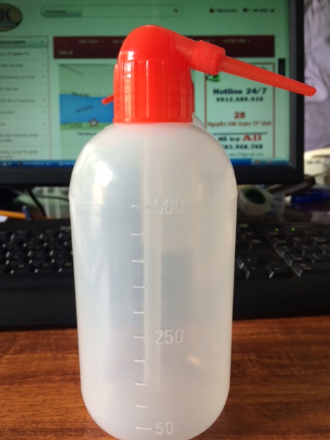 Bình tia 500ml nắp đỏ vòi ngang
