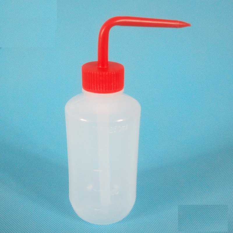 Bình tia nhựa 250ml màu đỏ