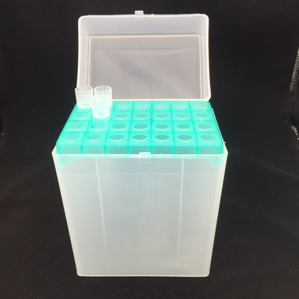 Hộp đầu típ 5000ul