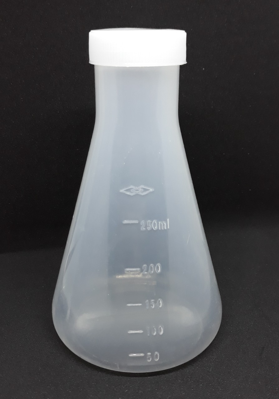 Bình tam giác nhựa 250ml có nắp