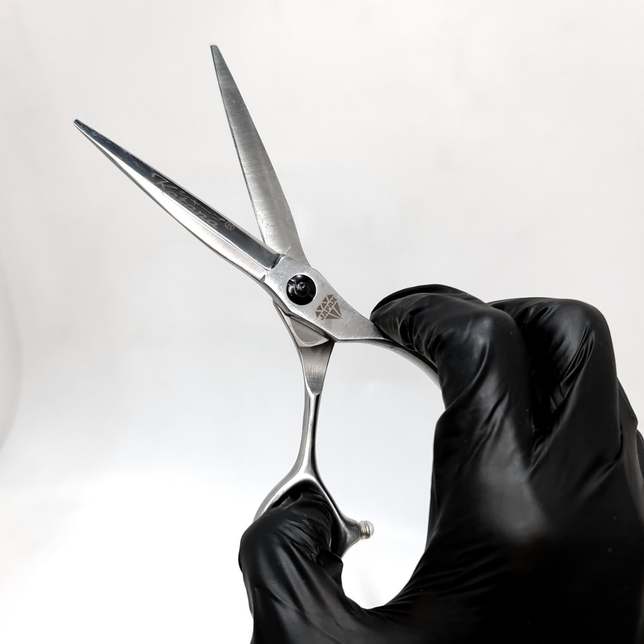 Kéo cắt tóc barber chuyên nghiệp KataPro M25