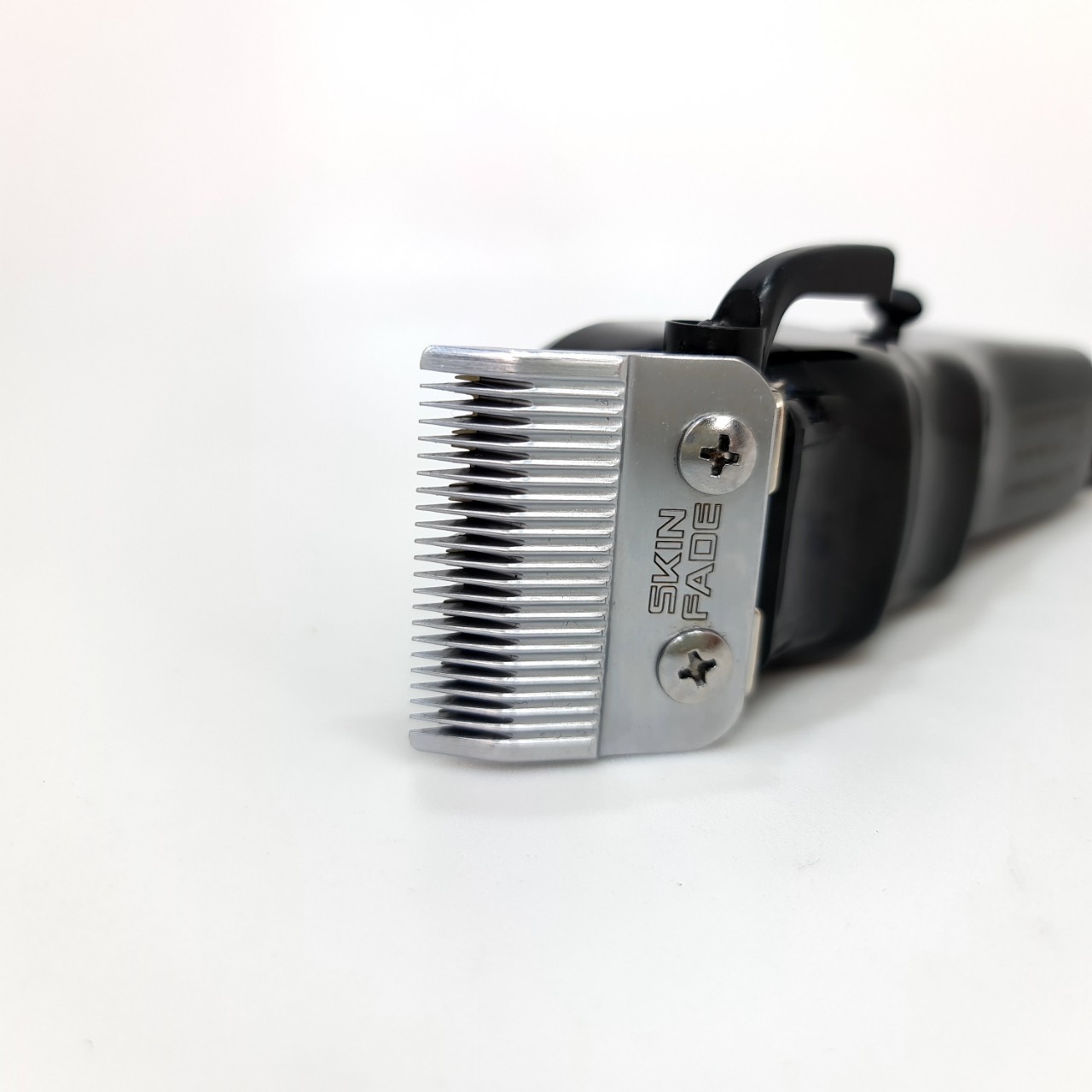 Tông đơ Pin Lưỡi đơn P34 Black chính hãng