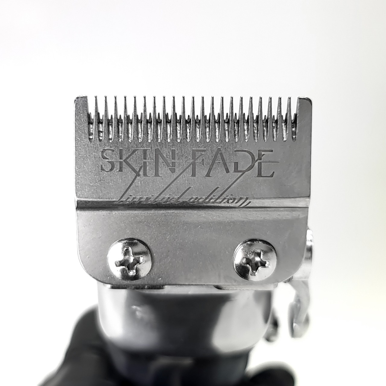 Tông đơ pin Lưỡi kép A8 Chính hãng