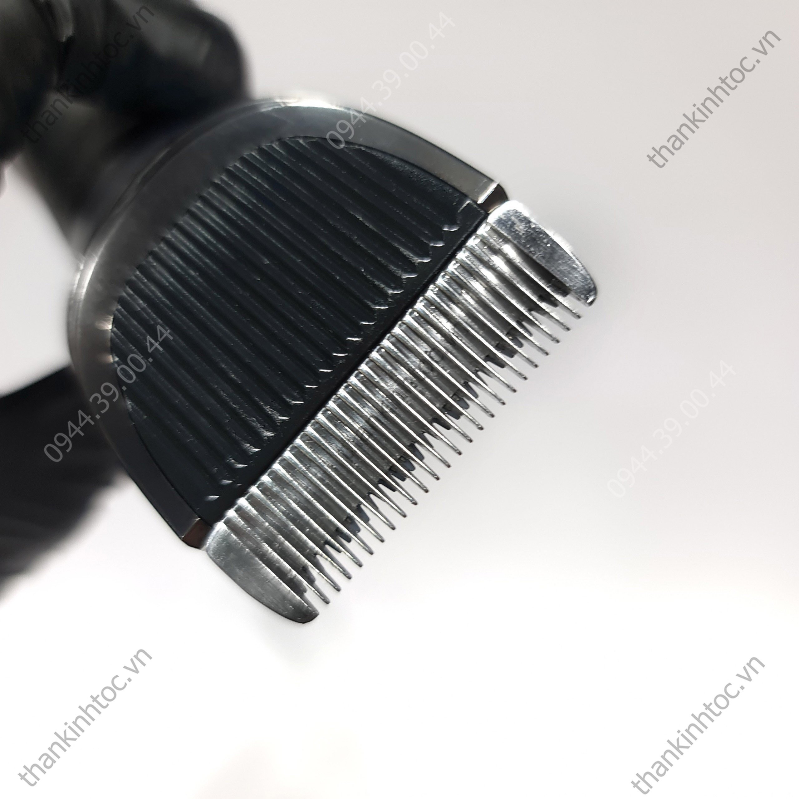 Tông đơ pin lưỡi đơn Codos 980 Pro Barbershop chính hãng