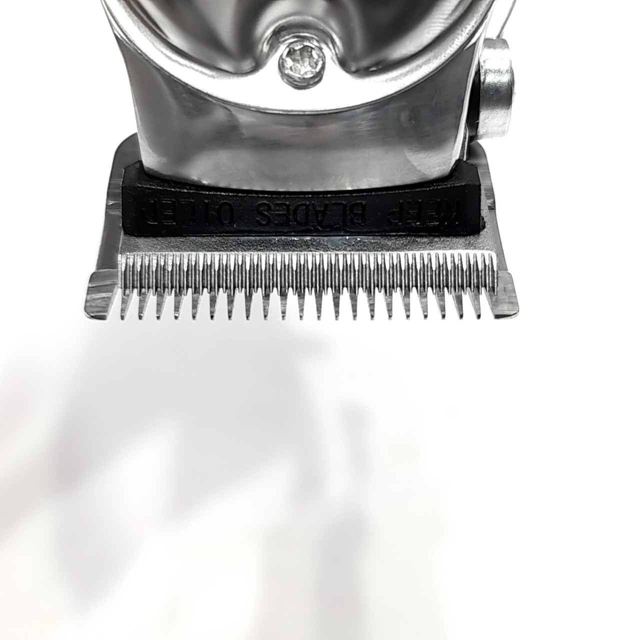 Tông đơ pin Lưỡi kép A8 Chính hãng