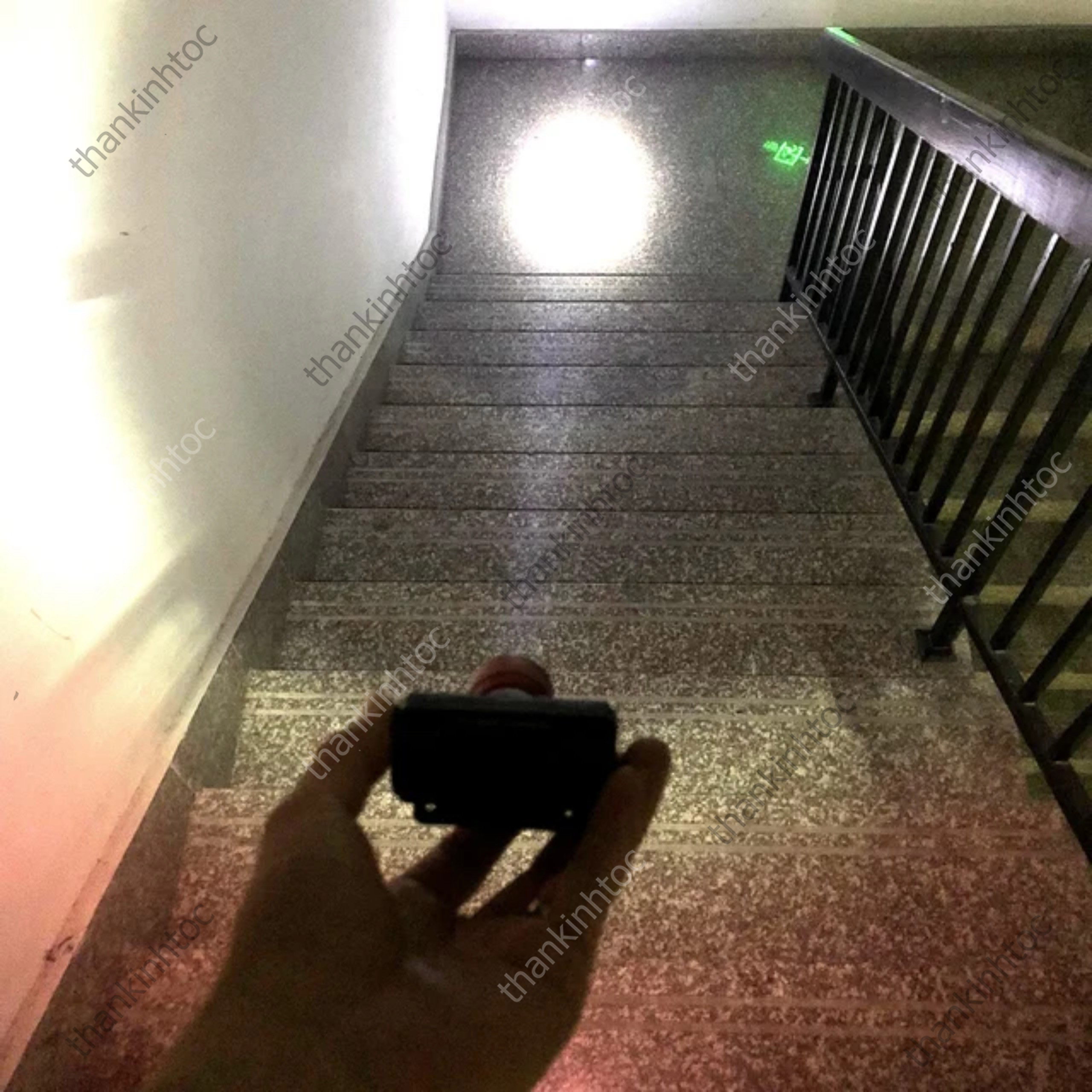 Đèn Ráy Tai Pin Barber Chuyên Nghiệp