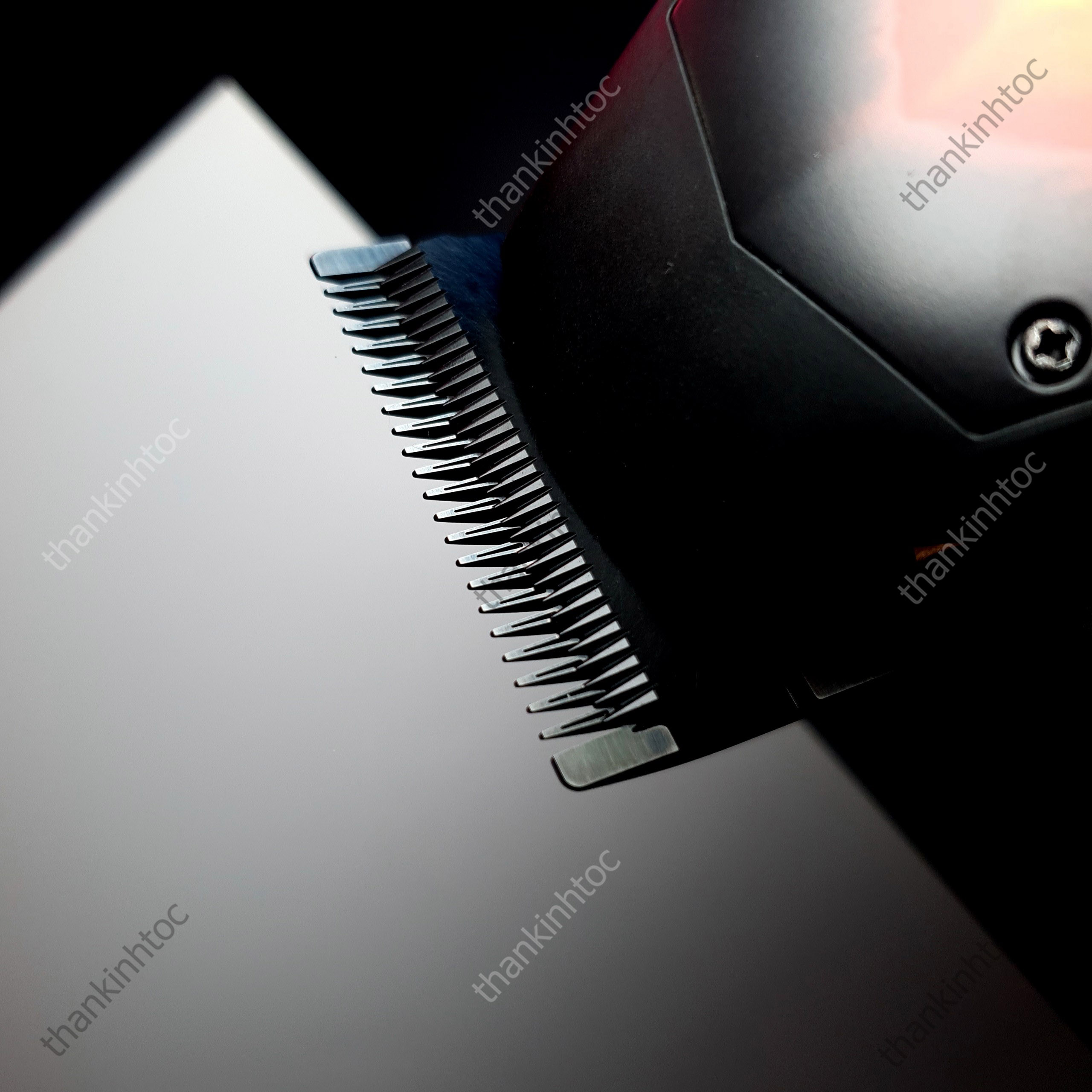 Tông Đơ Pin Cắt Tóc Madeshow D0C (M10+) Chính Hãng