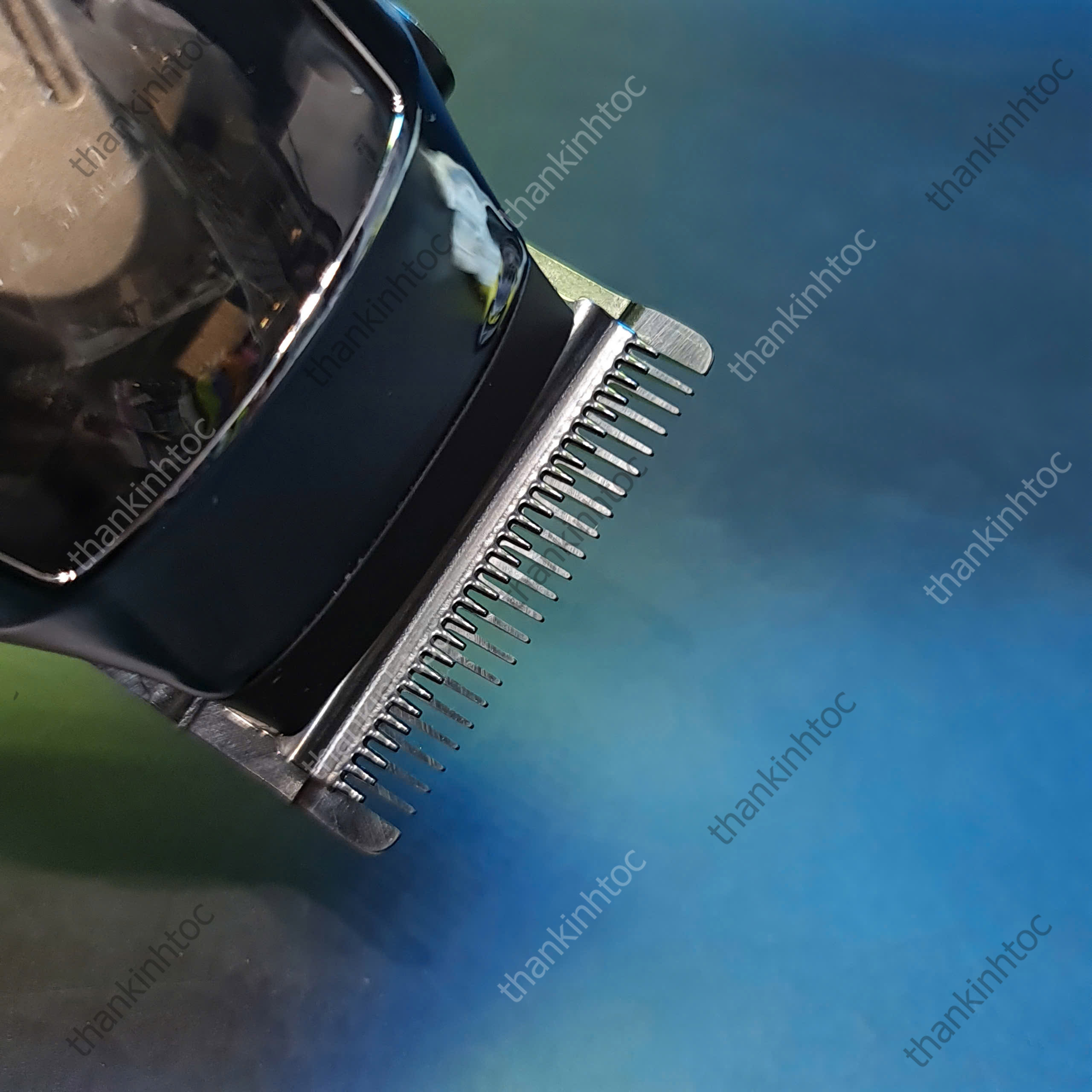 Tông Đơ Pin Lưỡi Đơn Kemei KM-2229 Chính Hãng