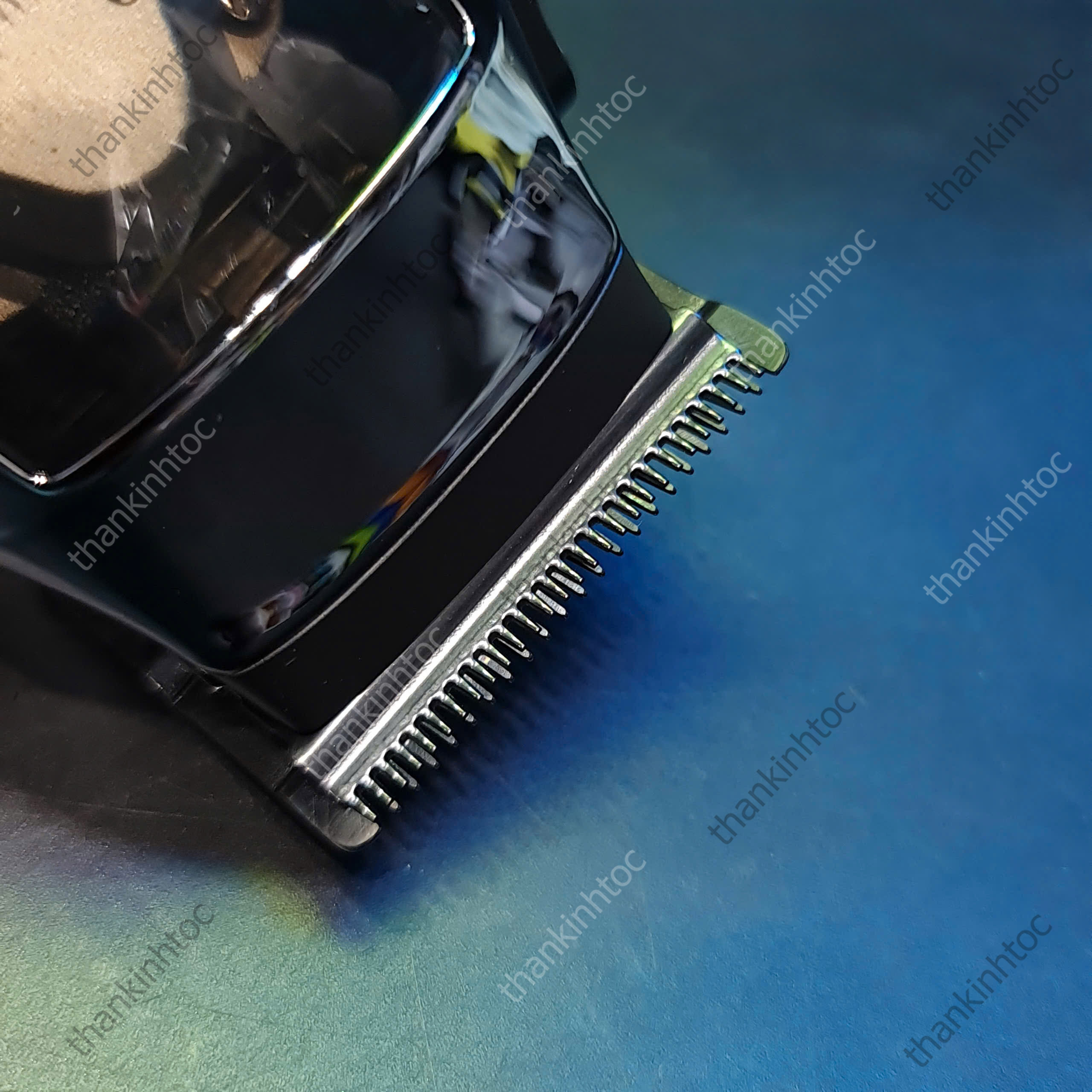 Tông Đơ Pin Lưỡi Đơn Kemei KM-2229 Chính Hãng