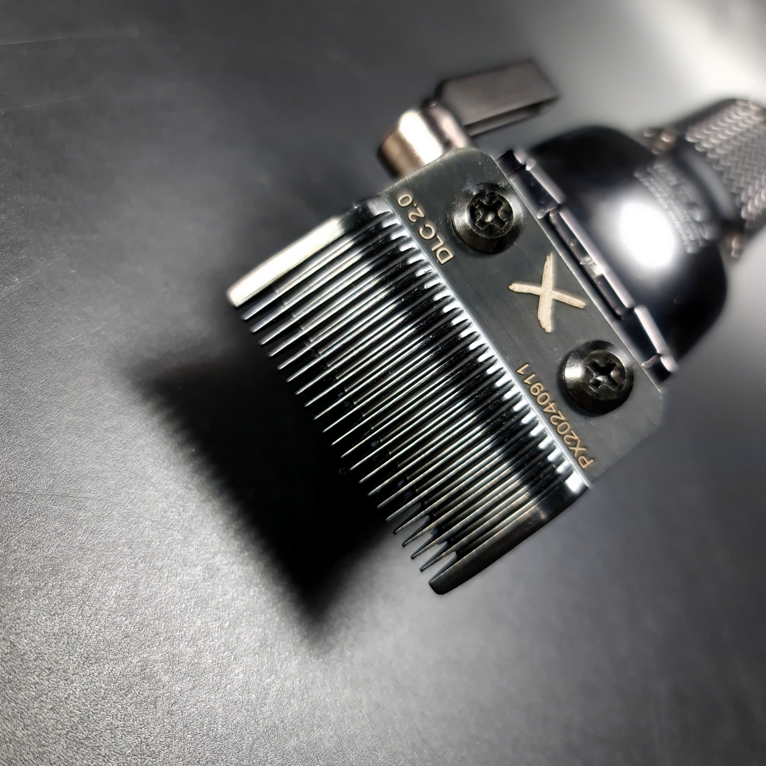 Tông Đơ Pin Lưỡi Đơn Skin Fade Pro X-08 Chính Hãng